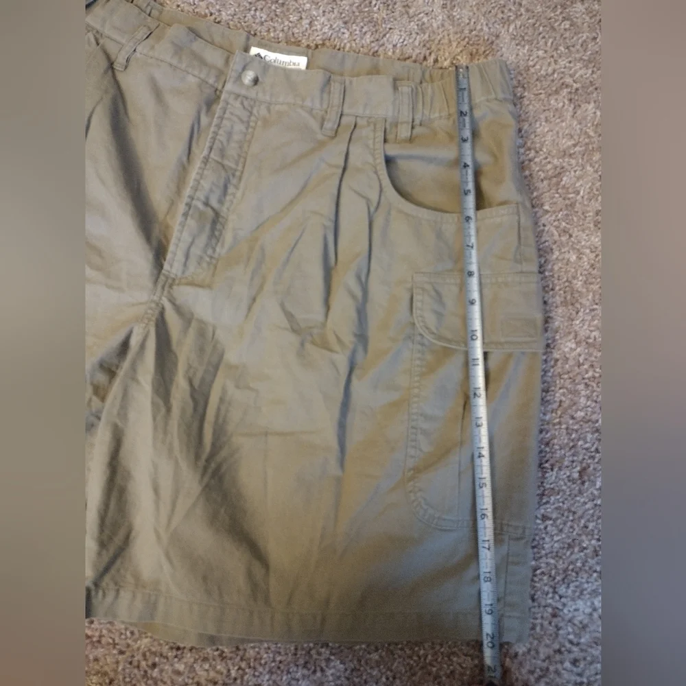 Columbia Men's Olive Cargo Outdoor Sportswear Casual Shorts Men's 42